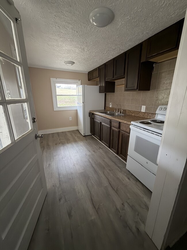 Foto del edificio - 1601 Macedonia Church Rd