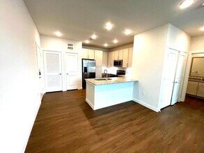 Building Photo - 2300 N Friendship Rd