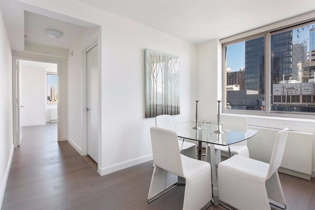 Foto del edificio - 560-562 10th Ave