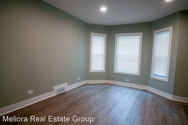 Building Photo - 4 br, 3 bath House - 7745 S Burnham Ave