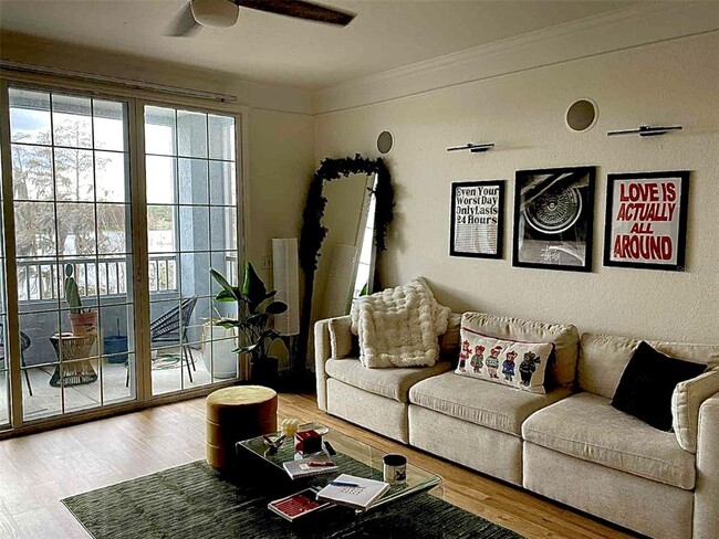 Foto del edificio - 3428 Soho St