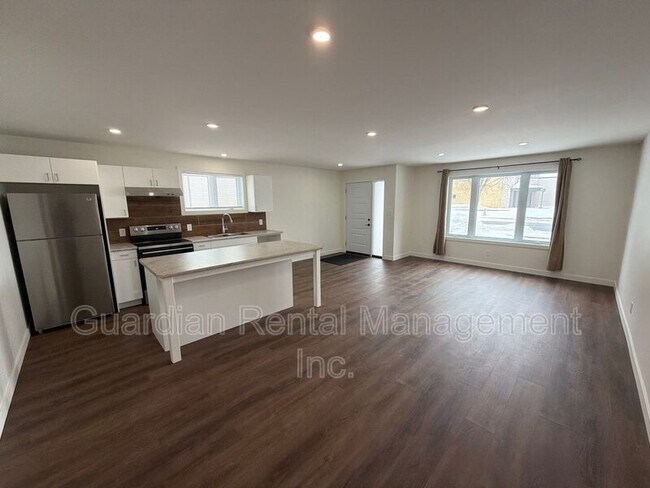 Photo du bâtiment - 575 Syndicate Ave S