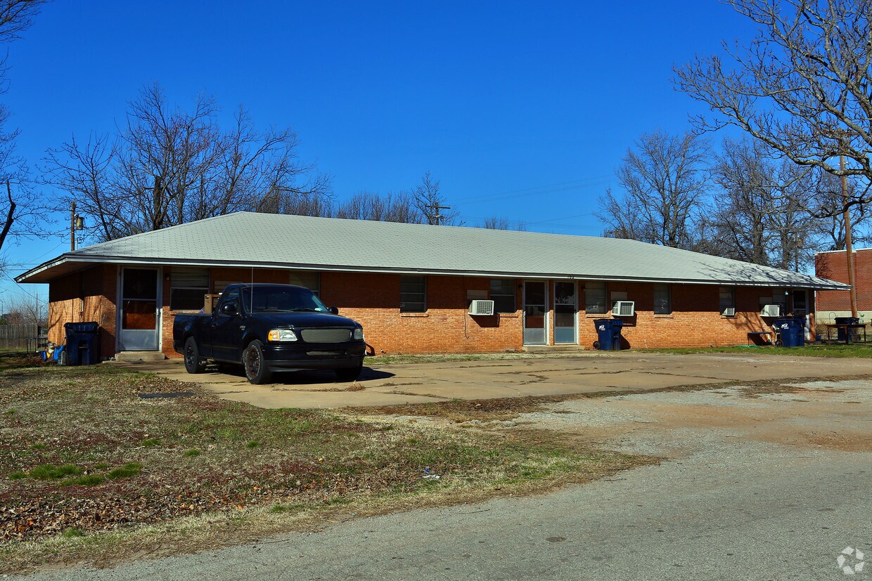 Foto principal - 102 S 2nd St