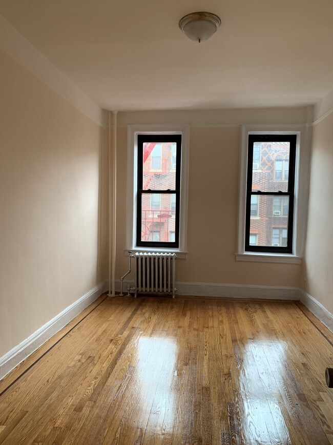 Foto del edificio - 1070 Ocean View Ave