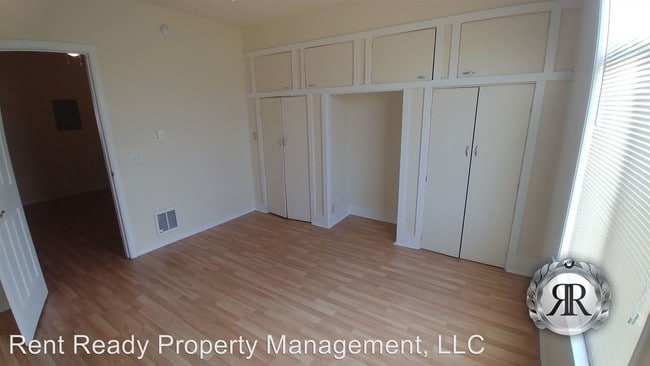 Building Photo - 123 E Pine St