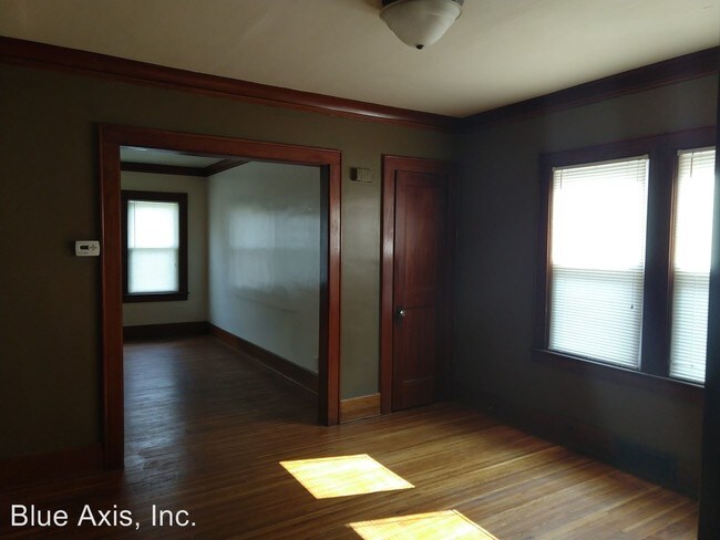 Building Photo - 137 McKinley St