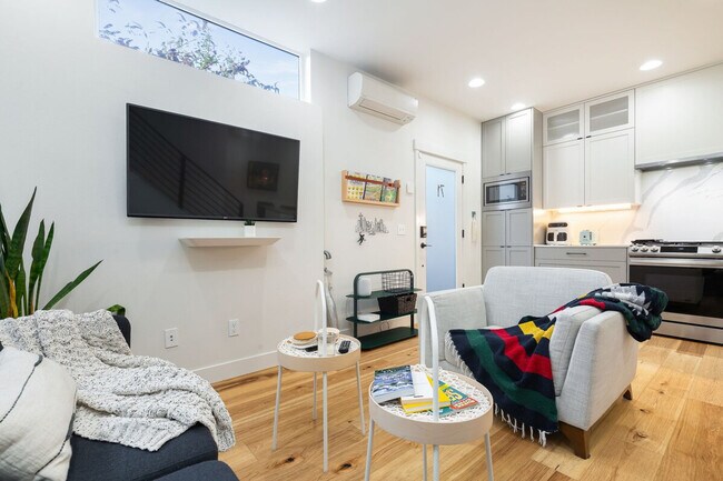 Foto del edificio - 65 W Dravus St