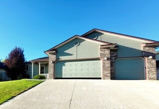 Building Photo - 554 W Palmer Dr