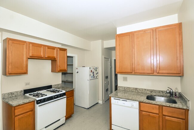 Foto del edificio - 951 N Hoyne Ave