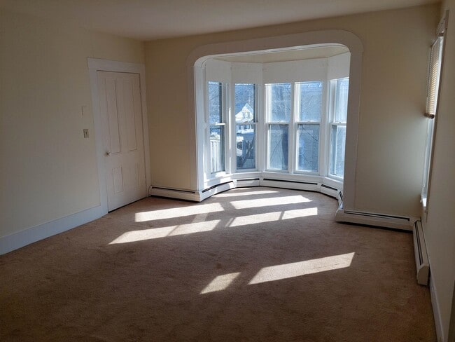 Building Photo - 32 S Main St