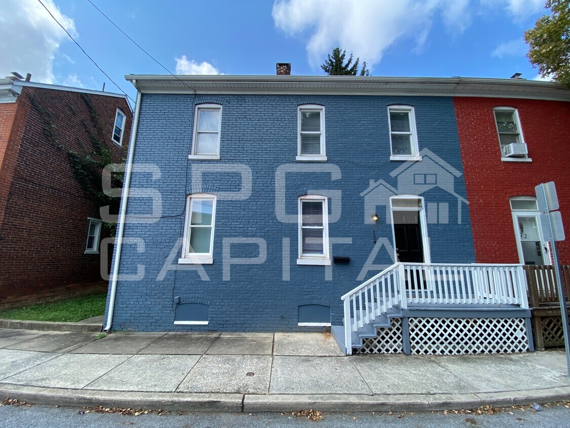 Primary Photo - 124 Cedar St