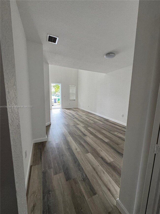 Foto del edificio - 7515 NW 114th Path