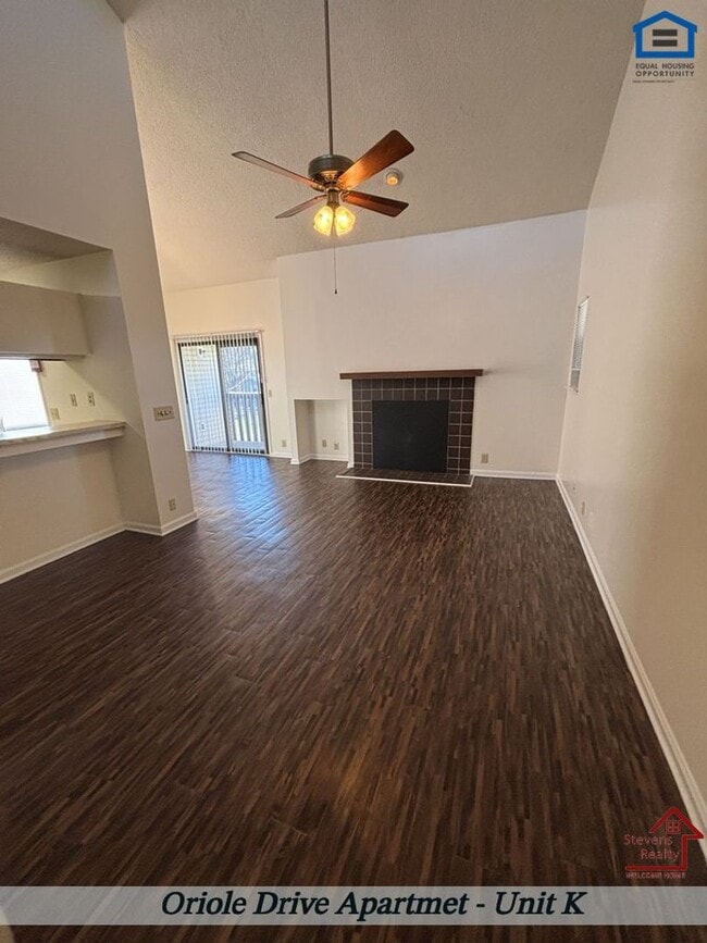 Foto del edificio - 419 Oriole Dr