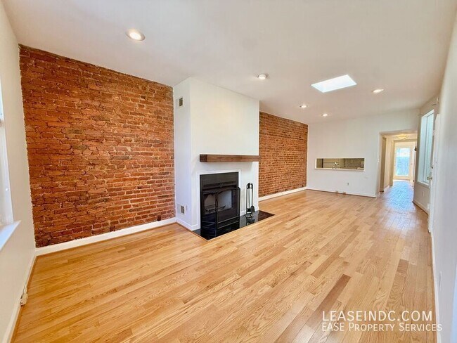 Foto del edificio - 1239 C St SE