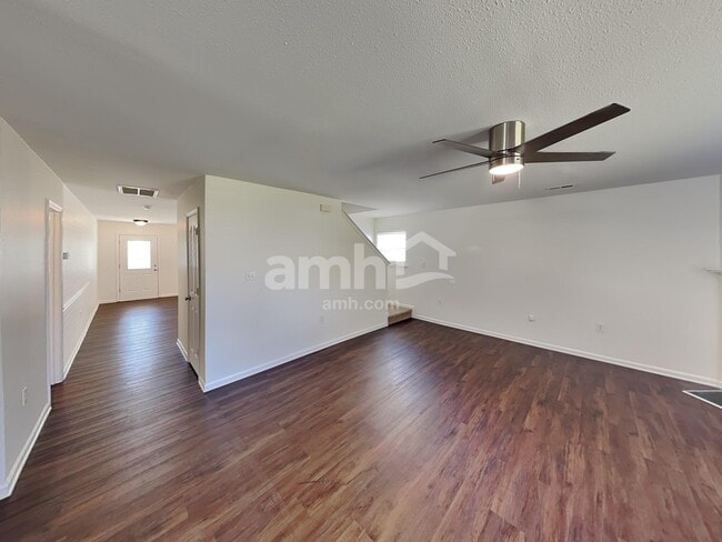 Foto del edificio - 14718 Watertrace Dr