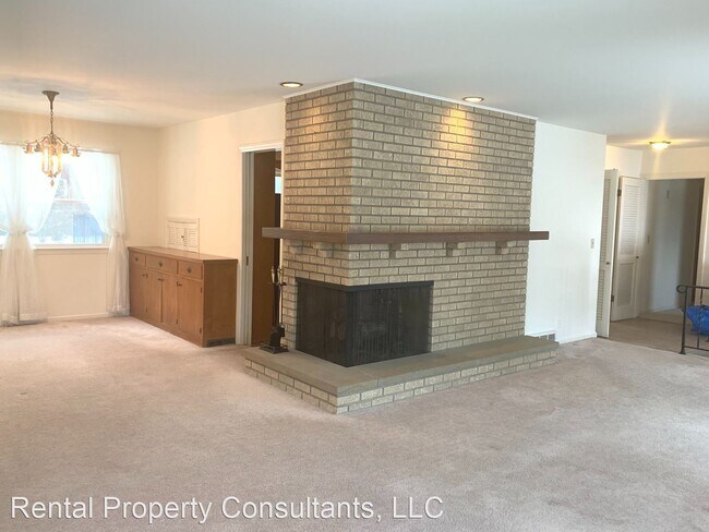 Foto del edificio - 5 br, 3 bath House - 646 Greenbrier Dr. SE