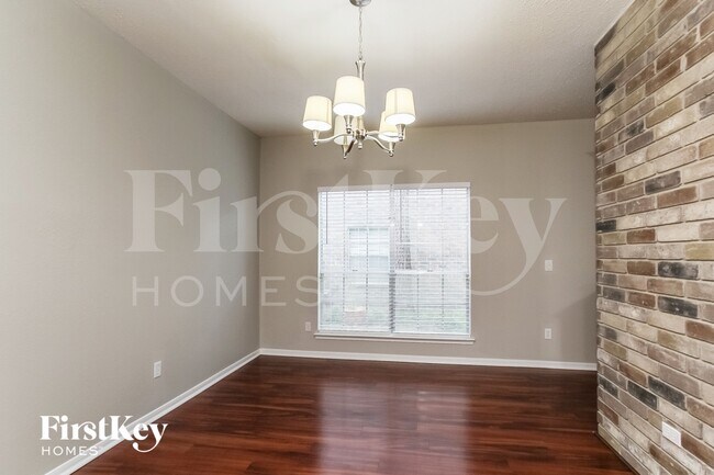 Foto del edificio - 123 S Village Knoll Cir