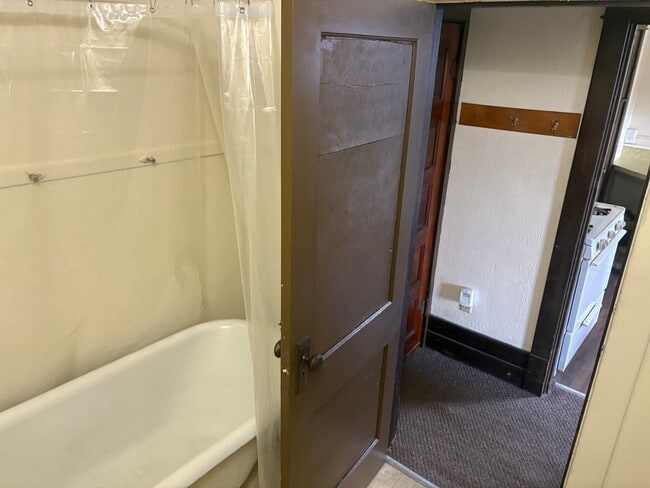 Building Photo - Sunnyside Multi-Family