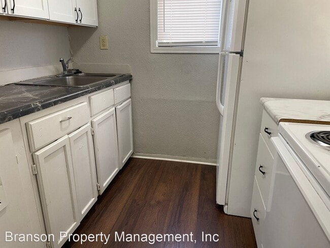 Building Photo - Studio, 1 bath House - 2517 1/2  Shelton St