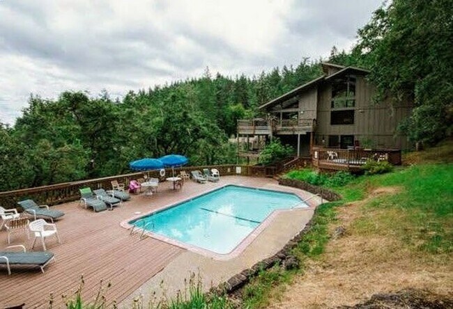 Building Photo - 2 br, 1.5 bath House - 138 Treehill Loop