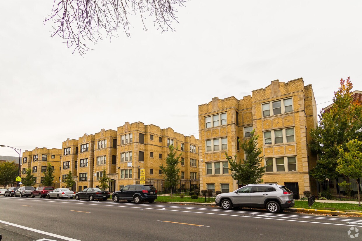 Building Photo - 5032 W Washington Blvd