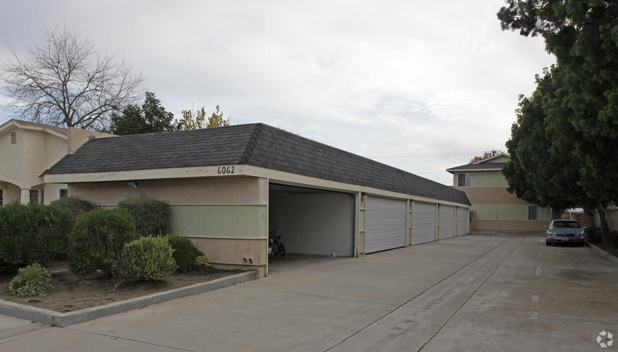 Building Photo - 6062 Fullerton Ave