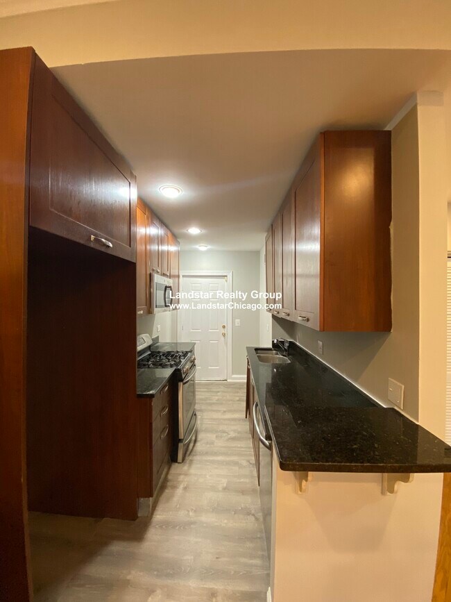 Foto del edificio - 2242 W Morse Ave