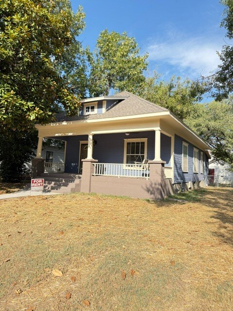Building Photo - 425 N Jackson Ave