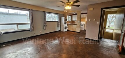 Building Photo - 1292-1292 Lawrence Ave