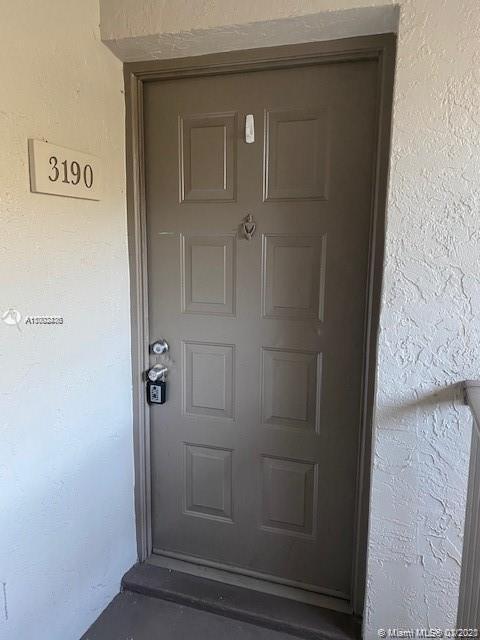Building Photo - 3190 Coral Lake Ln
