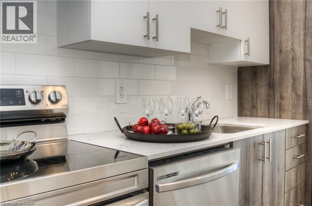 Photo du bâtiment - 1438 Highland Rd W