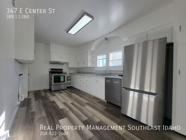 Foto del edificio - 347 E Center St