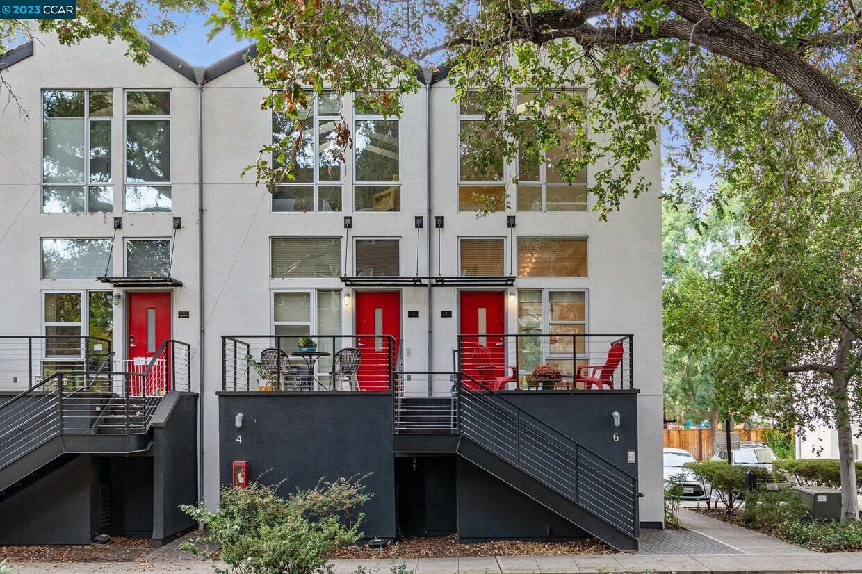 Foto principal - 6 Iron Horse Ln