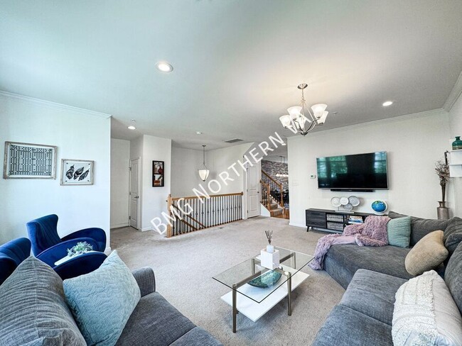 Building Photo - 3190 Yeager Dr