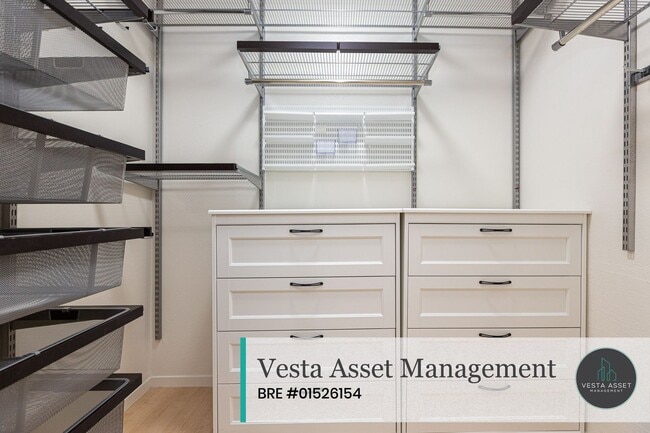 Building Photo - 135 Red Rock Way