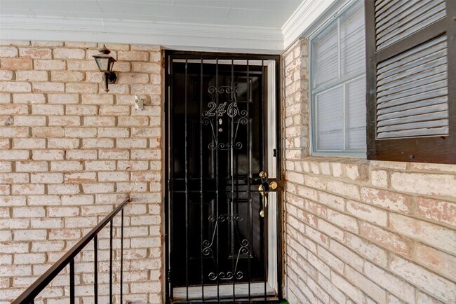 Building Photo - 7900 Westheimer Road Unit 246