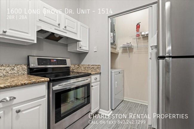 Building Photo - 1600 Long Grove Dr