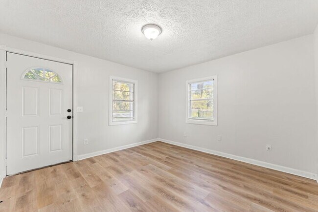 Foto del edificio - Modern Comfort Meets Country Charm 2BR/1BA...
