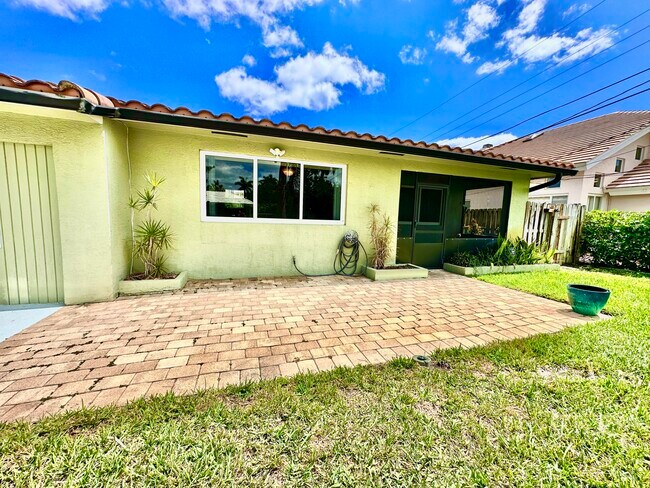 Foto del edificio - 2770 NE 27th Ave