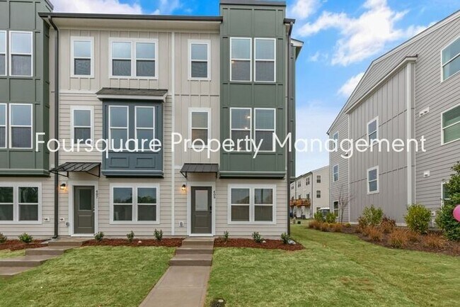 Foto del edificio - MOVE-IN SPECIAL $1000 OFF | New Three-Stor...