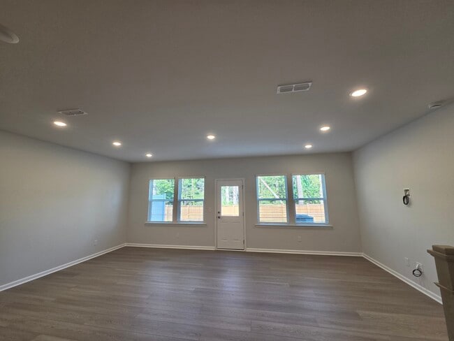 Building Photo - 1507 Everton Ave