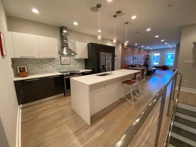 Foto del edificio - 3015 Warder St NW