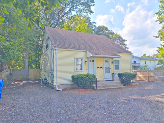 Building Photo - 8 Howard Ct