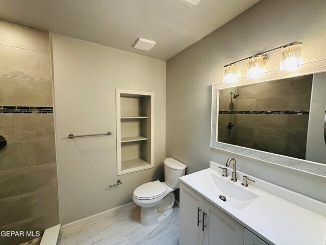 Building Photo - 11163 Wharf Cove Dr