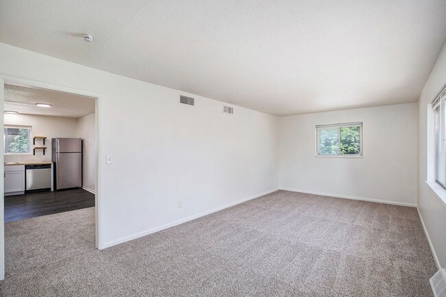 Interior Photo - Estes on Ash