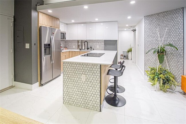 Foto del edificio - 7441 Wayne Ave