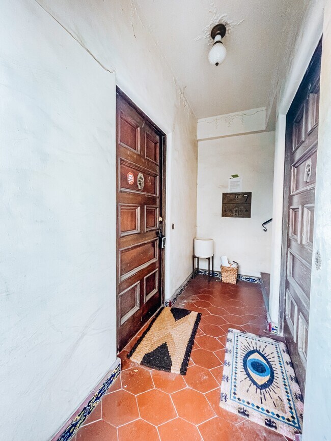 Foto del edificio - 5604 W 6th St