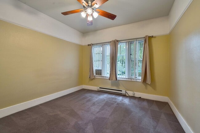 Foto del edificio - Charming Midtown 1-Bedroom Apartment with ...