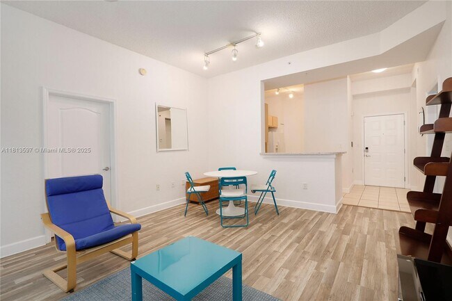 Foto del edificio - 6001 SW 70th St