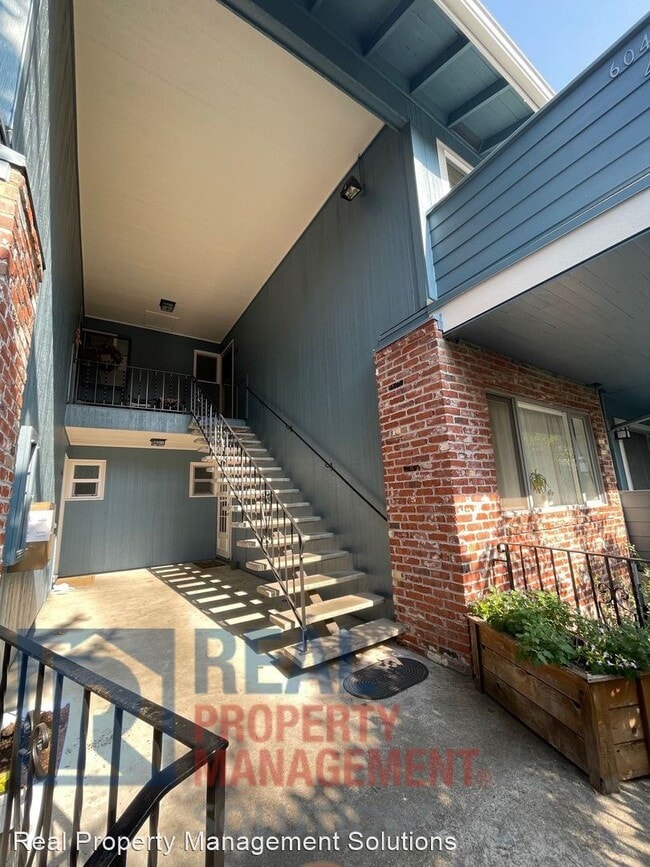 Building Photo - 2 br, 1 bath House - 6042 SW 25th Ave